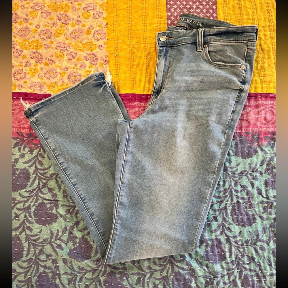 American Eagle stretch kick boot blue jeans! So comfy! Worn once! Size 12 SHORT